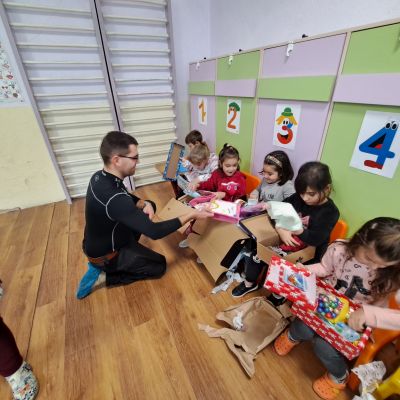 ПЪРВИ КОЛЕДНИ ПОДАРЪЦИ 6